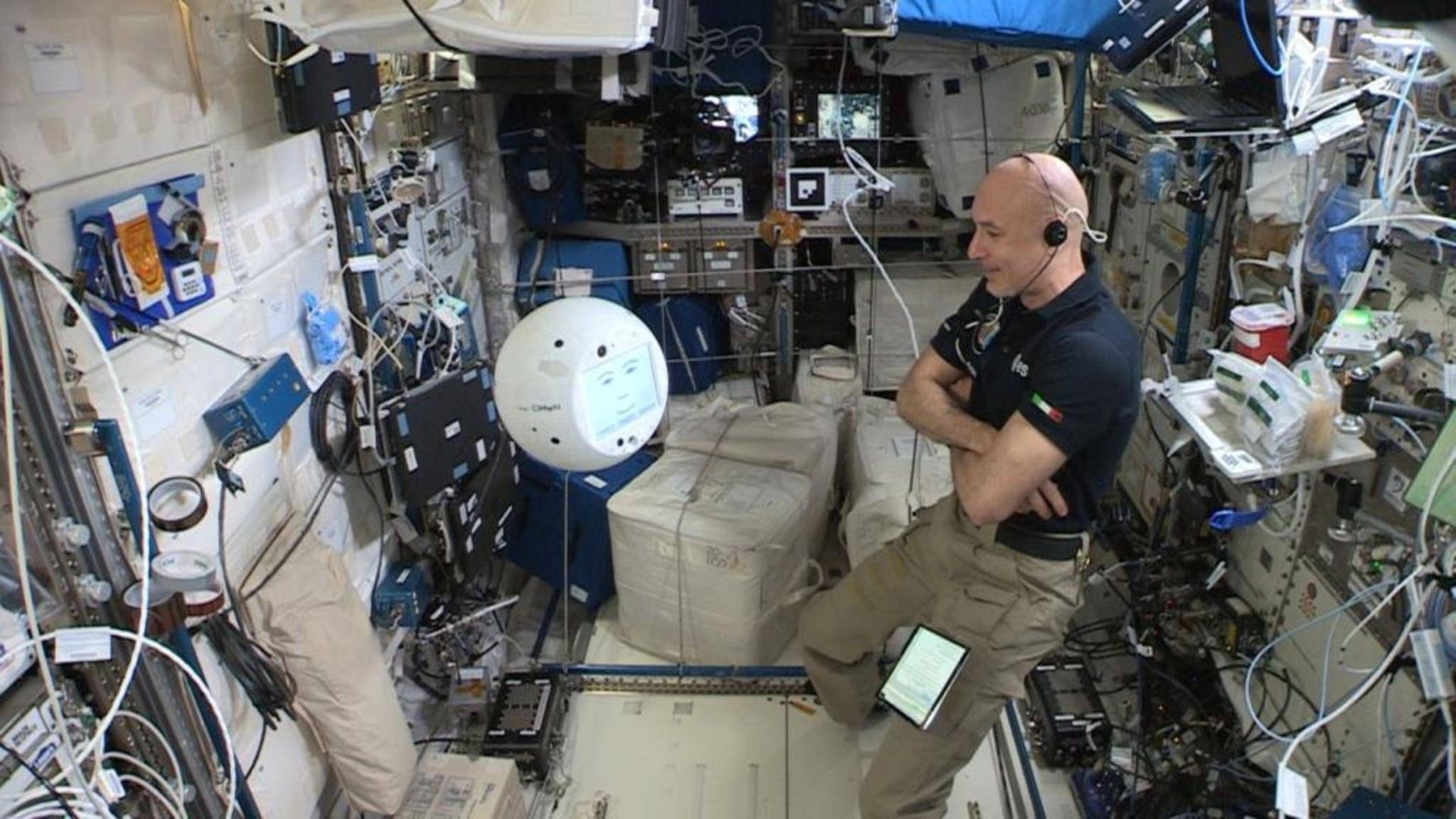 AI a bordo della ISS. Cimon