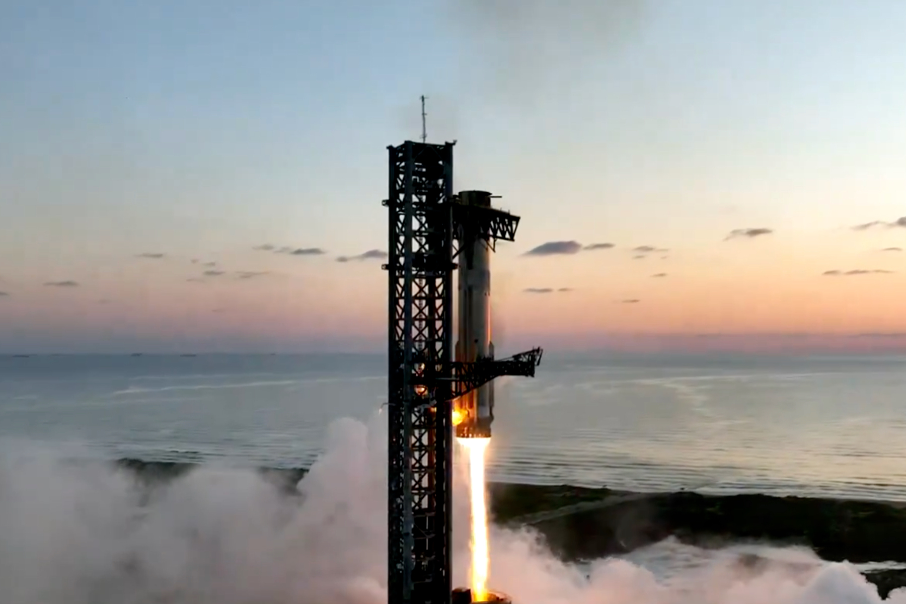 Cattura del booster. Crediti: SpaceX