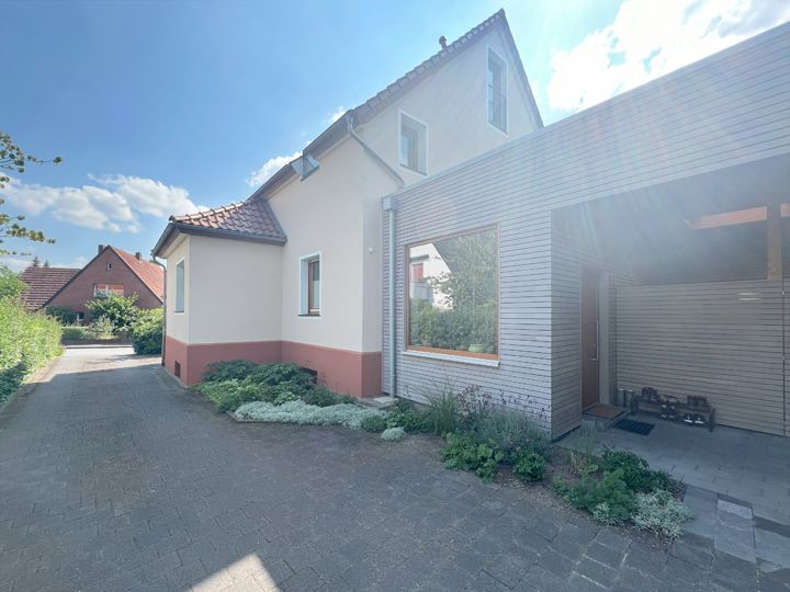 Wohnraum mit schönem Blick in den Garten