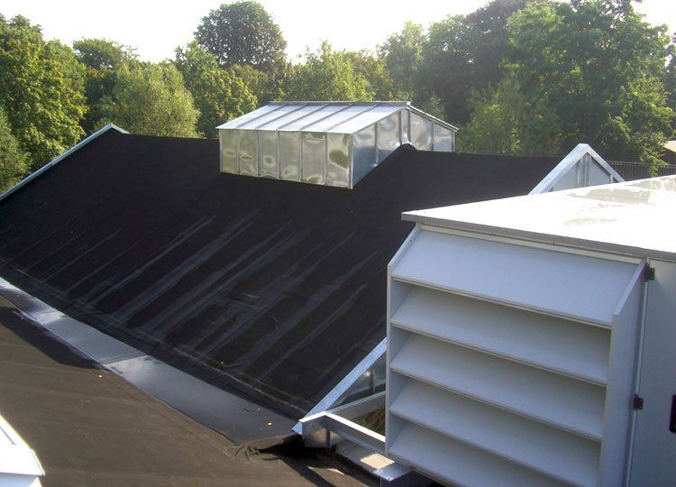 Neue Lüftungsanlage für die Weberei