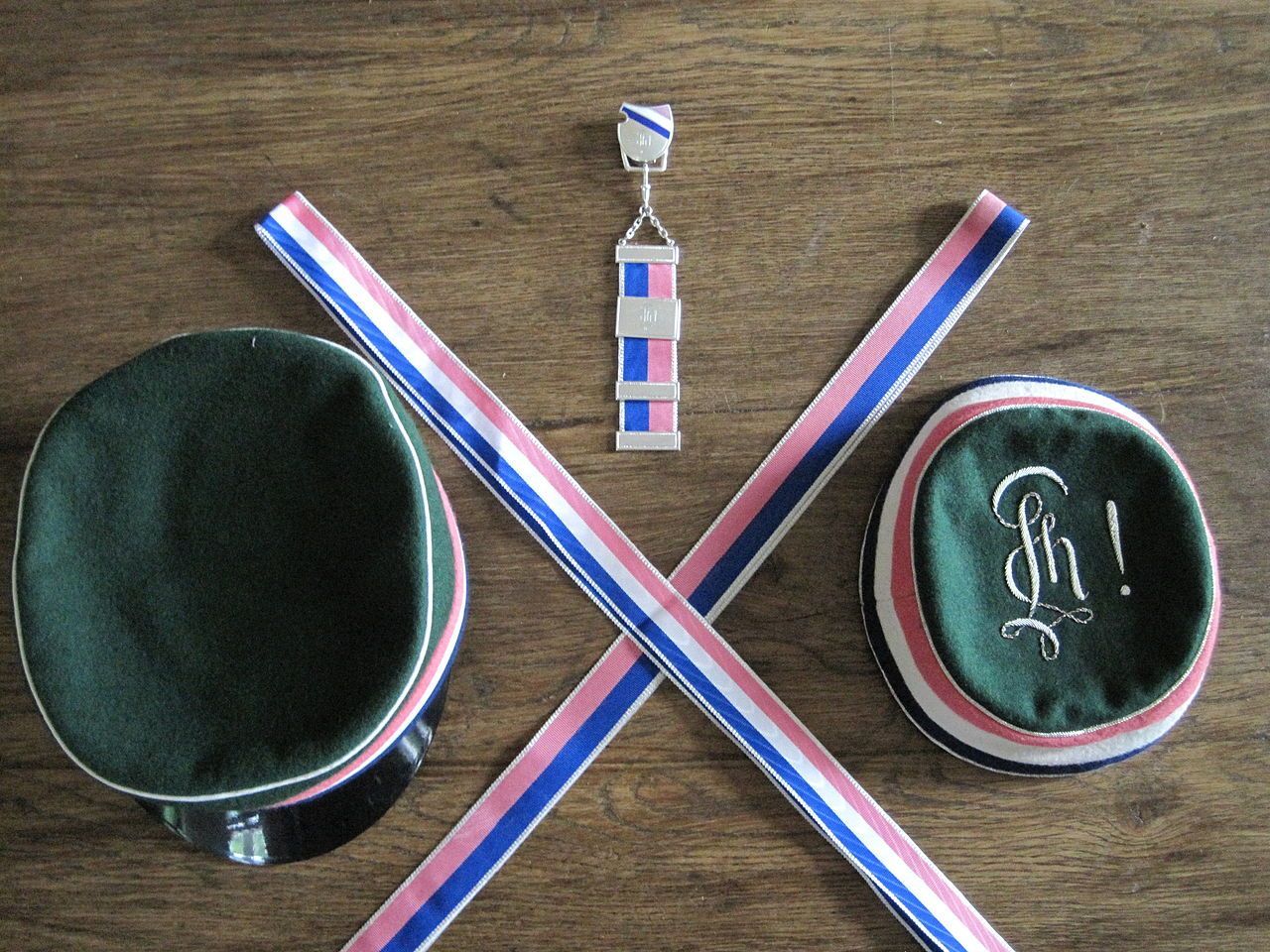 Coleur und Bänder des Turnerschaft Philippina Saxonia