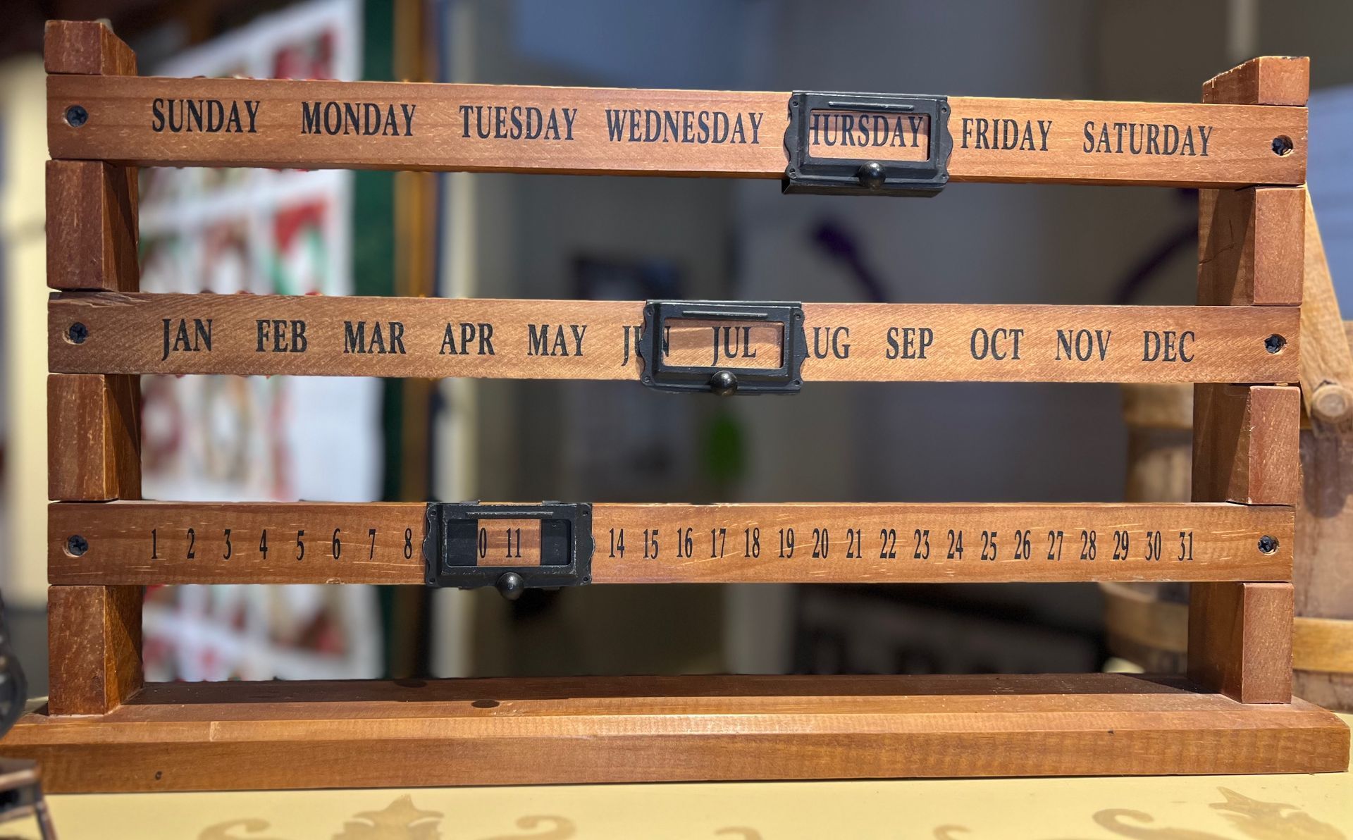 sliding wooden calendar