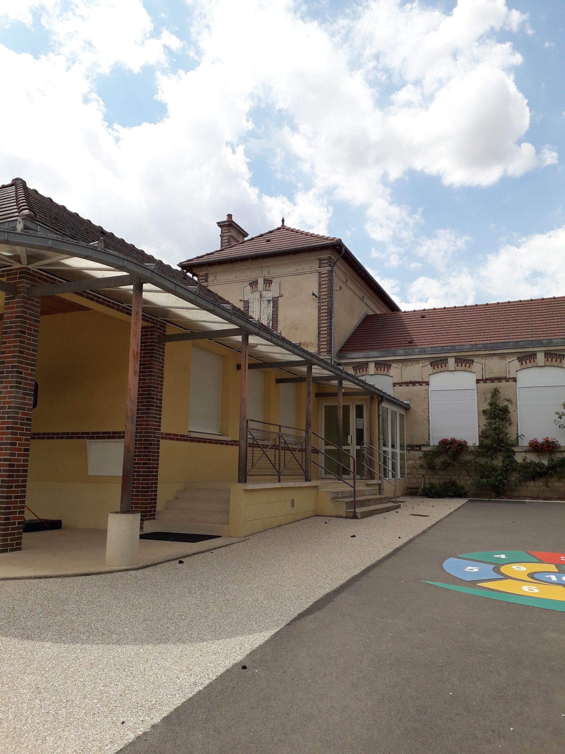 Ecole de Poilly sur Tholon