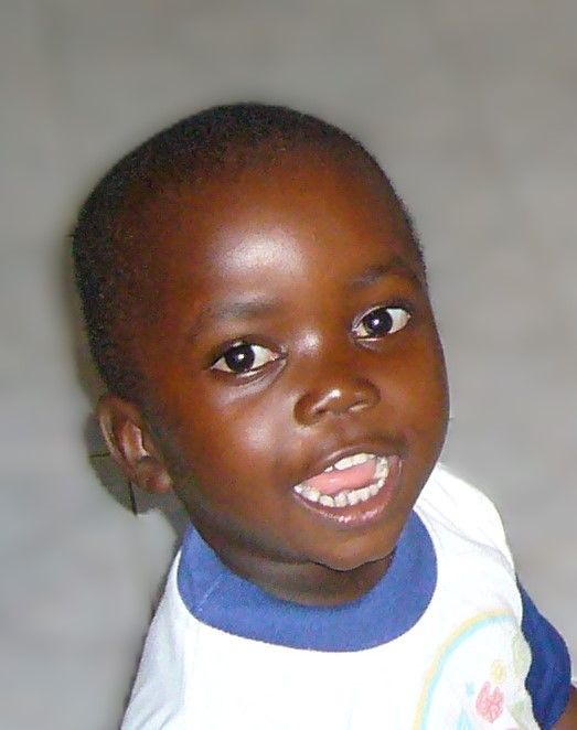 imagen de niño curado sonriendo