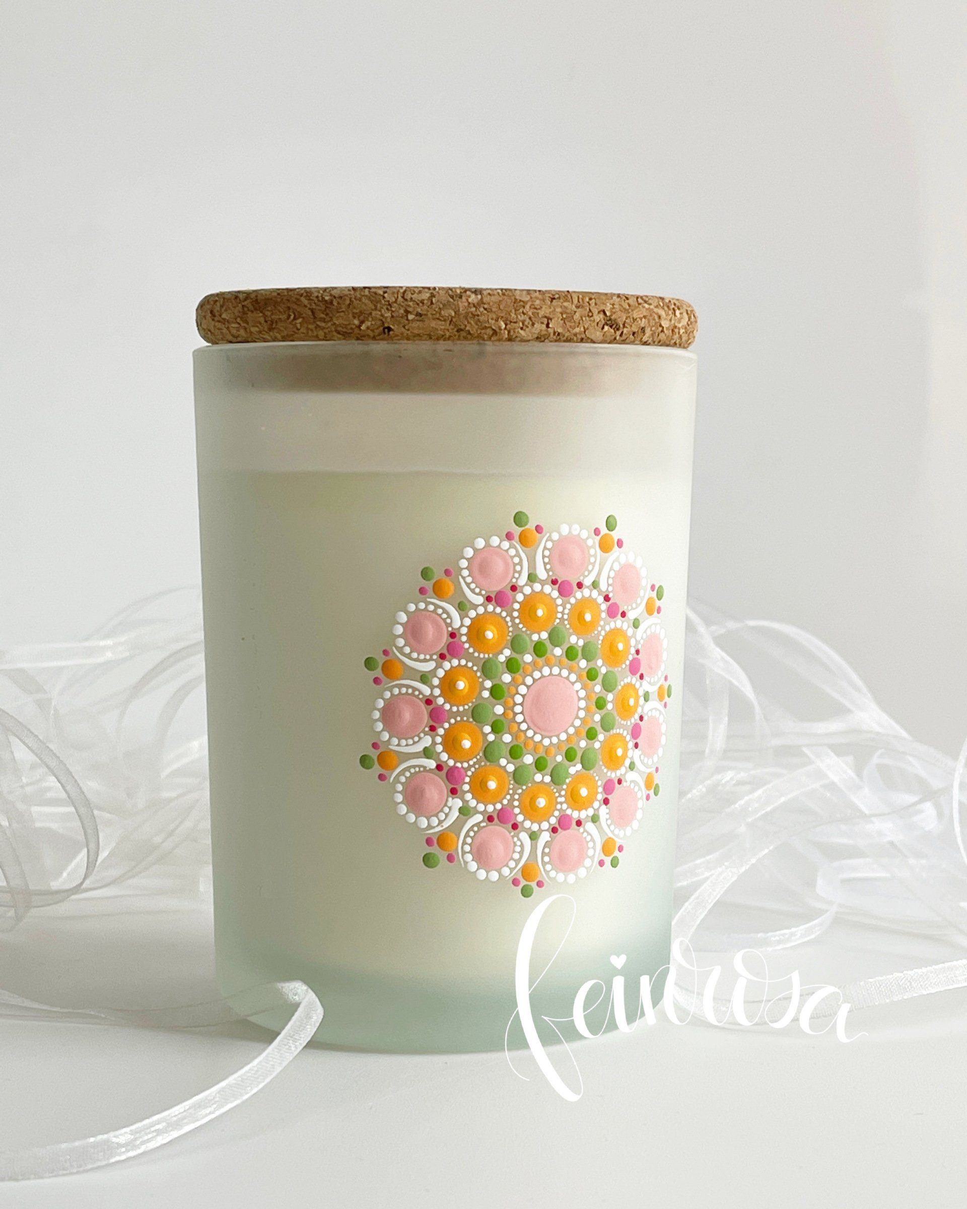 Bemaltes Kerzenglas mit Mandala-Muster ©feinrosa. Handbemalte Kugeln mit Polka Dots. Dot-Painting. Handbemalte Steine und Mandala-Steine von Künstlerin Anja Gries, ©feinrosa.