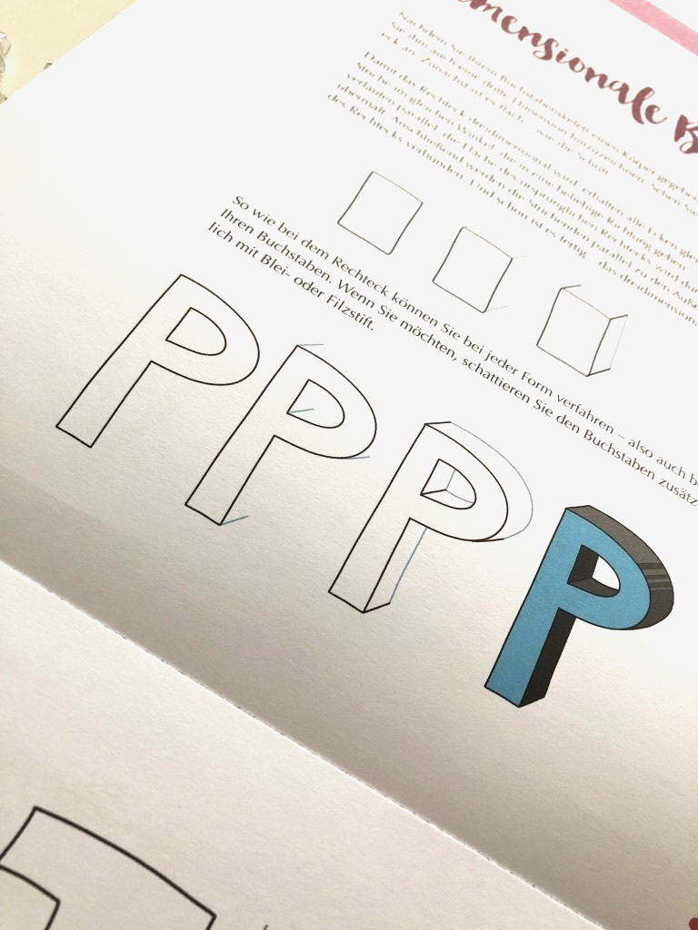 Der handgezeichnete Buchstabe P erhält Schritt für Schritt eine breitere Fläche.