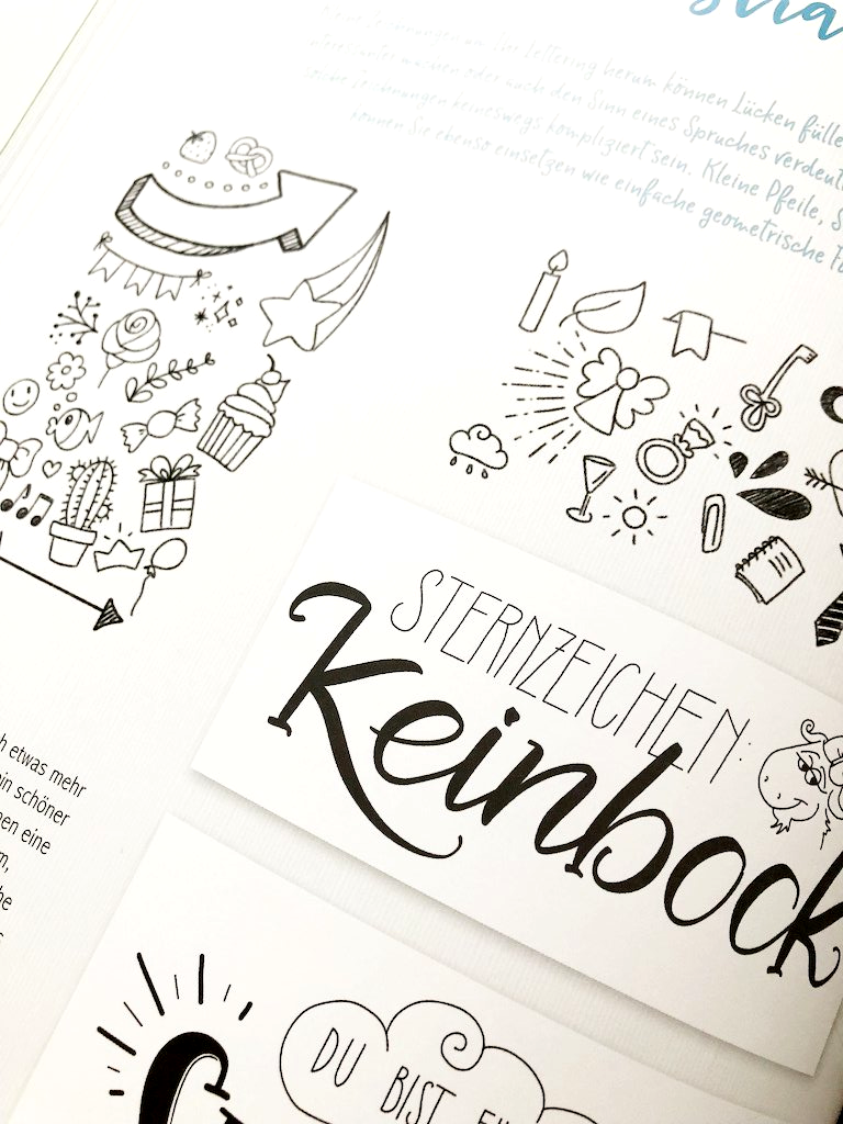 Handgezeichnete Doodles. Einfache, handgezeichnete Skizzen von Engel, Kerze etc. als Handlettering-Schmuckelement.
