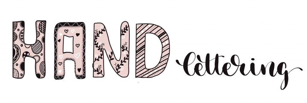 Illsutrierte Buchstaben. Handlettering. Handgezeichnete, rosafarbene Buchstaben die mit liebevollen Ullustrationen gefüllt sind. Handlettering-Schmuckelemente, Herzen, Blumen, Blätter und Muster verzieren dieses Handlettering.
