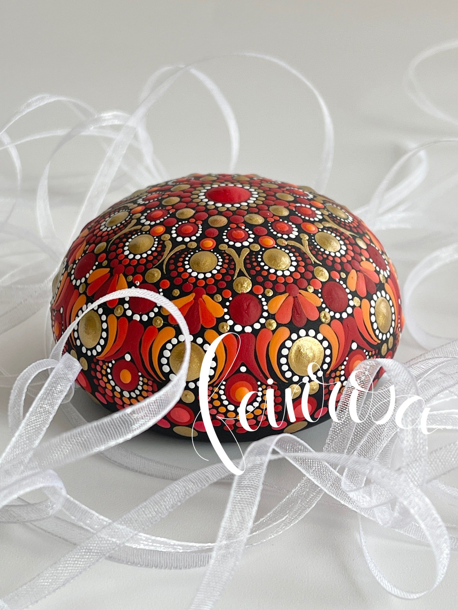 Dot-Painting. Handbemalte Steine und Mandala-Steine von Künstlerin Anja Gries, ©feinrosa.