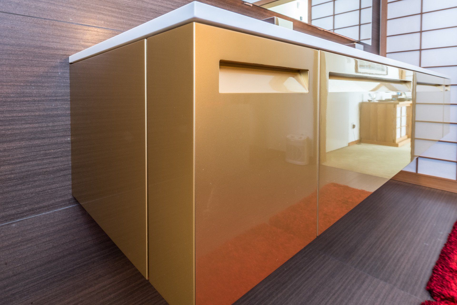 Nahansicht goldener Waschtisch von Schreiner BLEIER aus Bietigheim/Baden