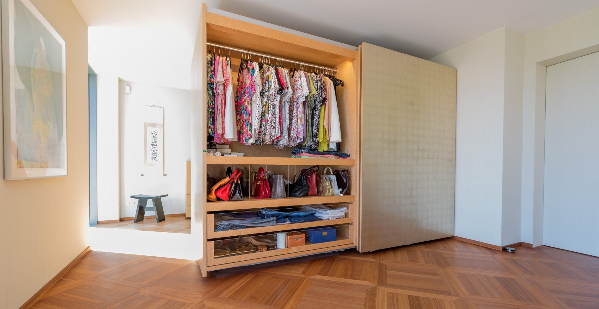 Schlafzimmer in Gold von Bleier Lebensräume, Schreinerei aus Bietigheim/Karlsruhe