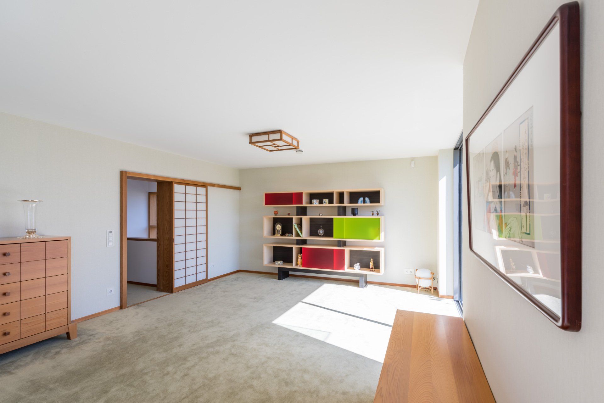 Wandelbares Regal in Leichtbauweise mit Fronten zum Verschieben, edle Handarbeit von Schreiner BLEIER aus Bietigheim/Baden