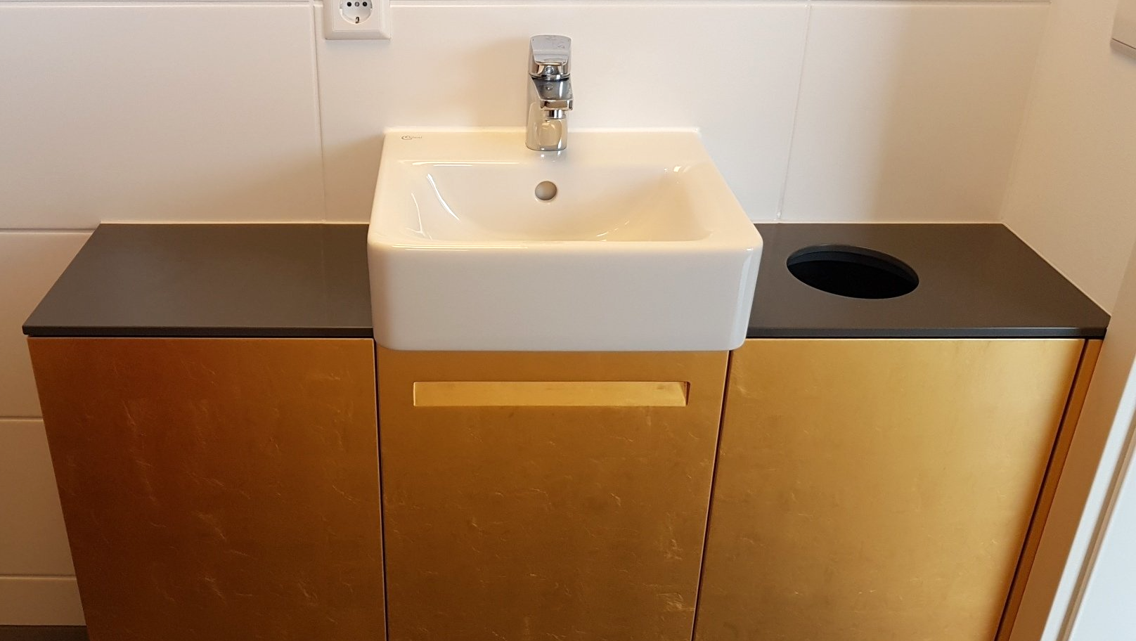 BLEIER Lebensräume, WC-Unterschrank mit Rotgold