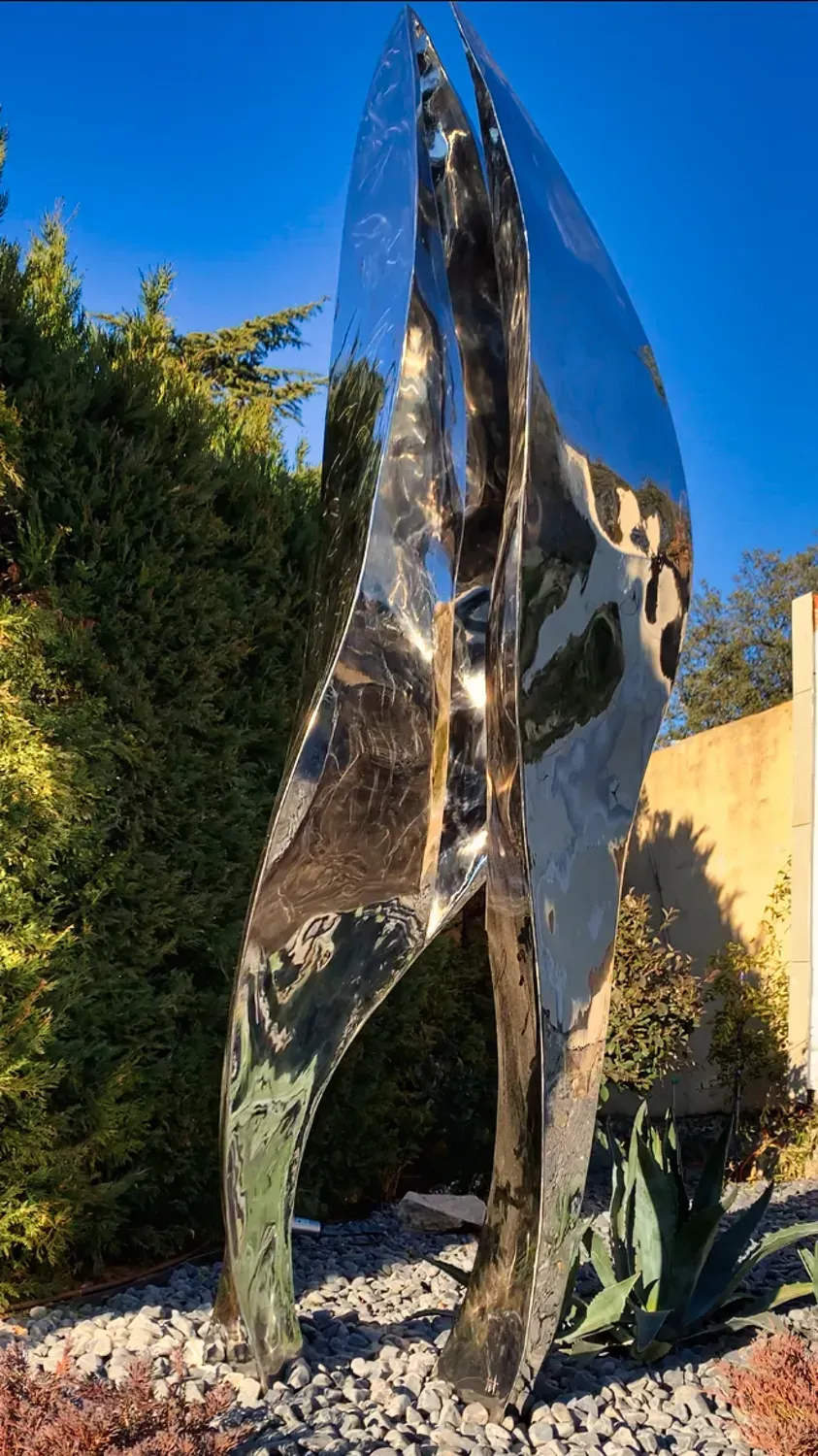 Coleccion privada Escultura abstracta exclusiva en acero inoxidable para jardin