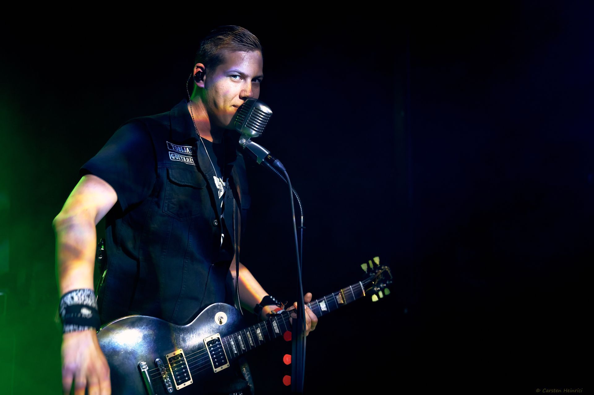 Live-Auftritt von Jevatta auf der Bühne im METRONOM. Die Band in Aktion während des Konzerts. Foto von Carsten Heinrici.