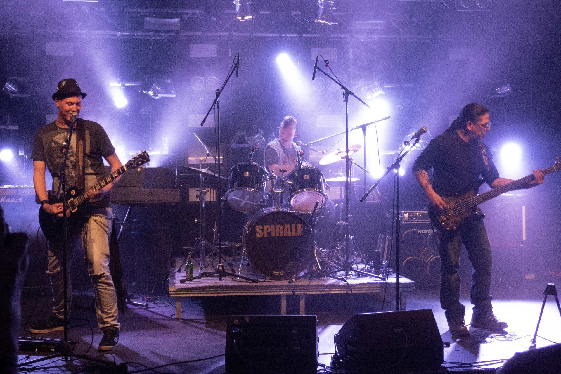 Jevatta live bei der Open Stage am 29.11.2019 im Jugend- und Kulturzentrum SPIRALE. Photo was taken by Carsten Heinrici.