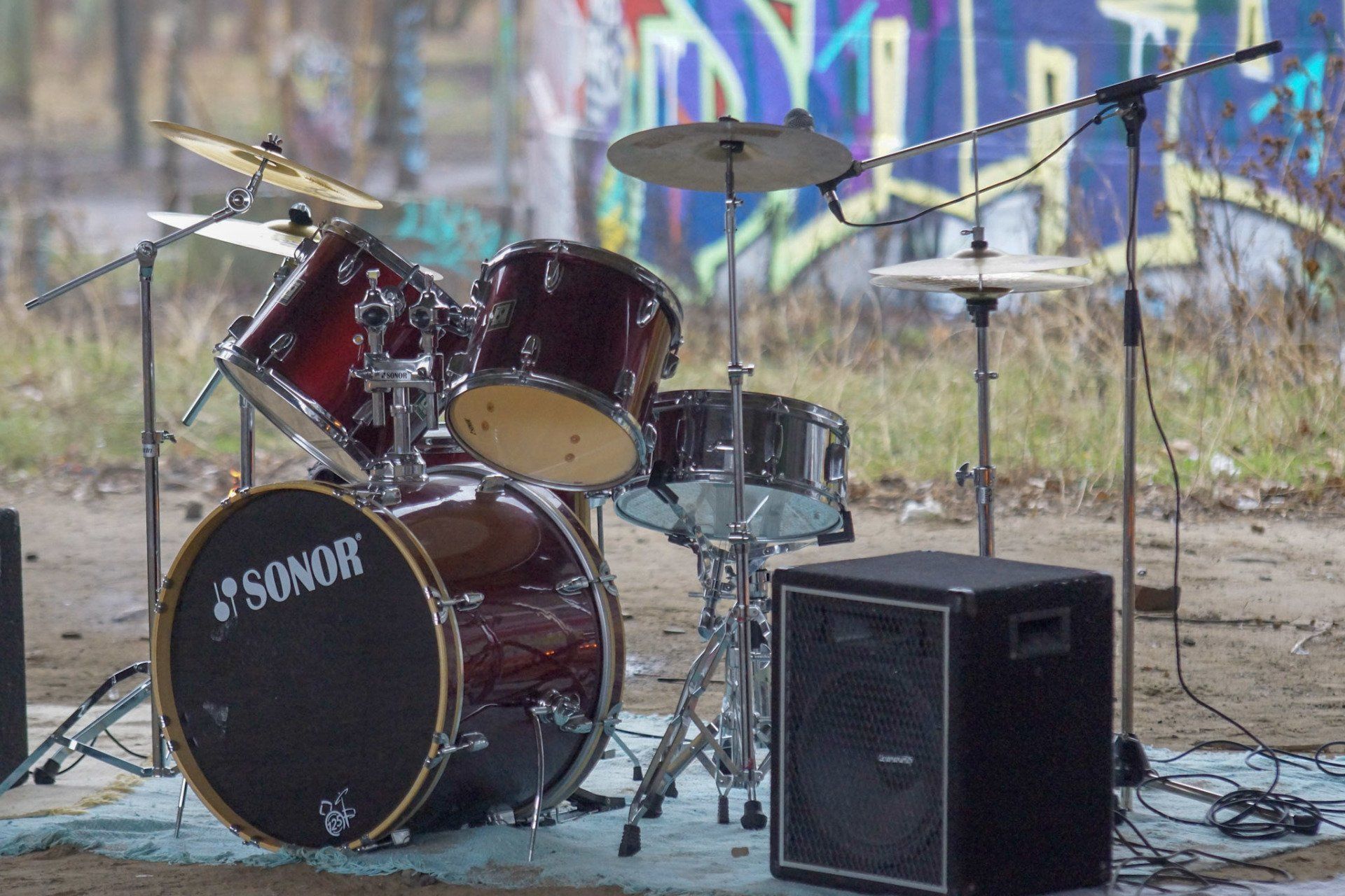 Das Sonor Schlagzeug von Lordi Lord. Jevatta beim Videodreh zum Song: