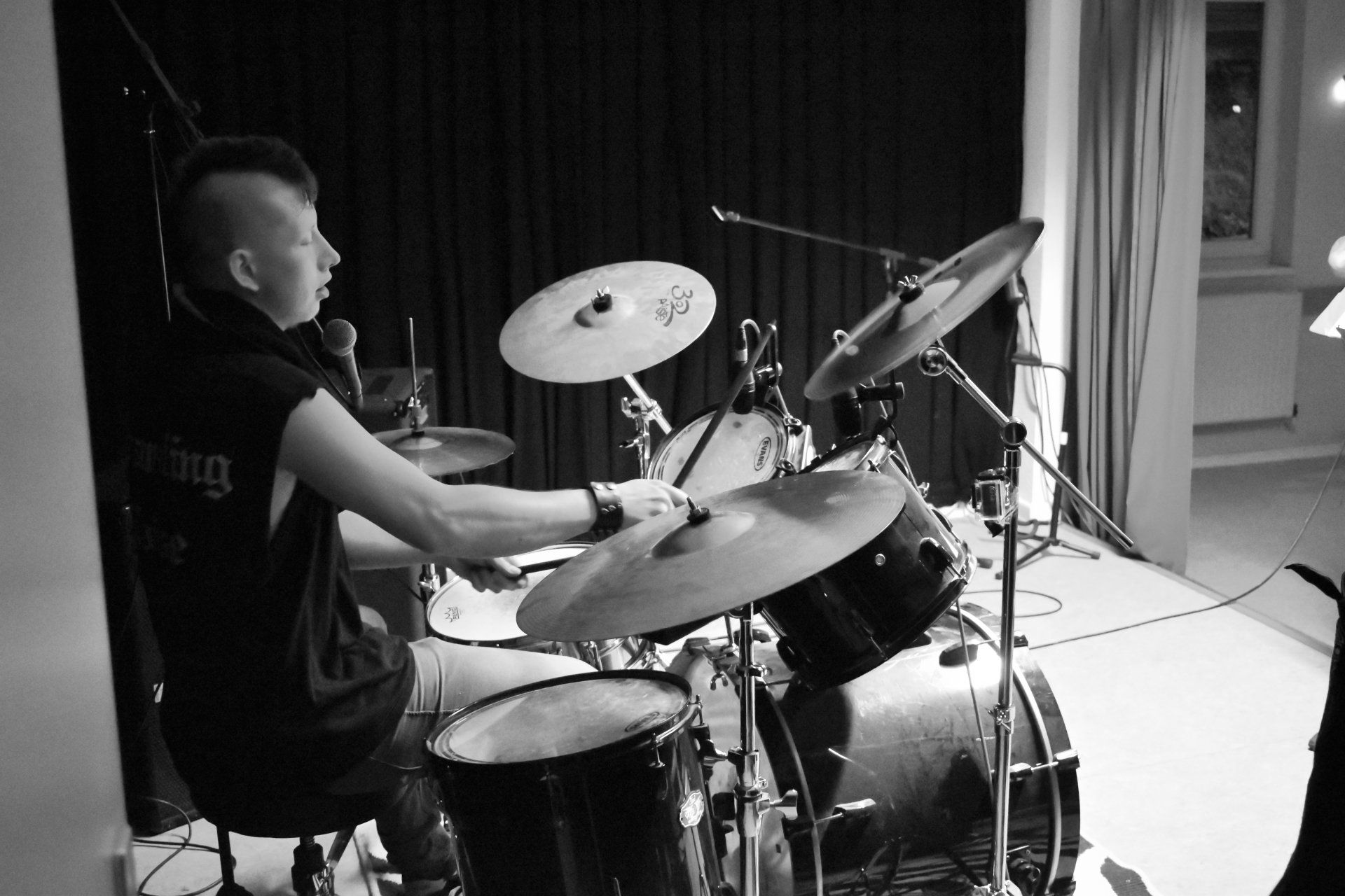 Lordi Lord am Schlagzeug spielen. Jevatta live bei der Open Stage am 14.06.2019 im Dorfkrug. Photo was taken by Tobias Baer.