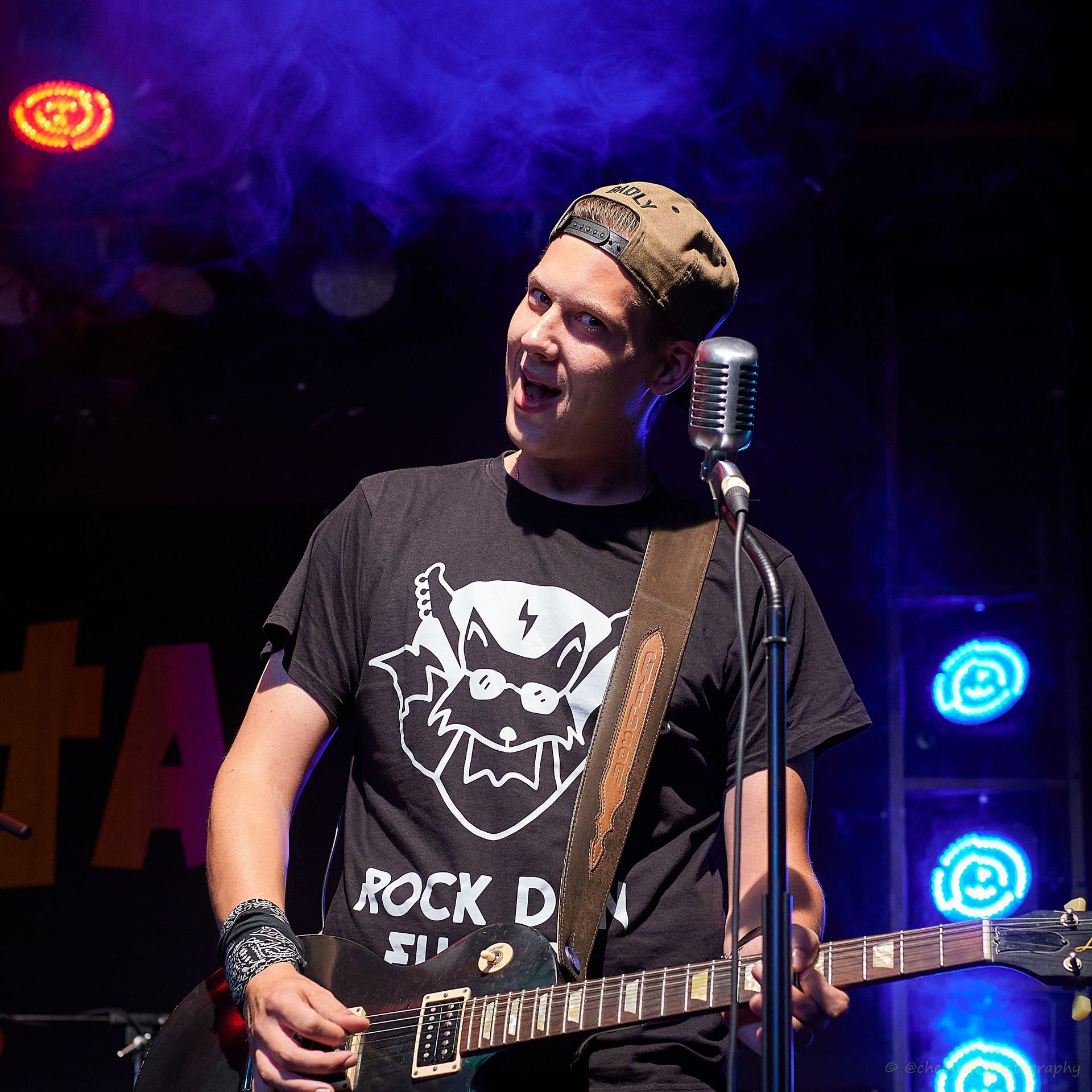 Live-Auftritt von Jevatta auf der Bühne bei Rockcity Berlin Festival. Die Band in Aktion während des Konzerts. Foto von Carsten Heinrici.