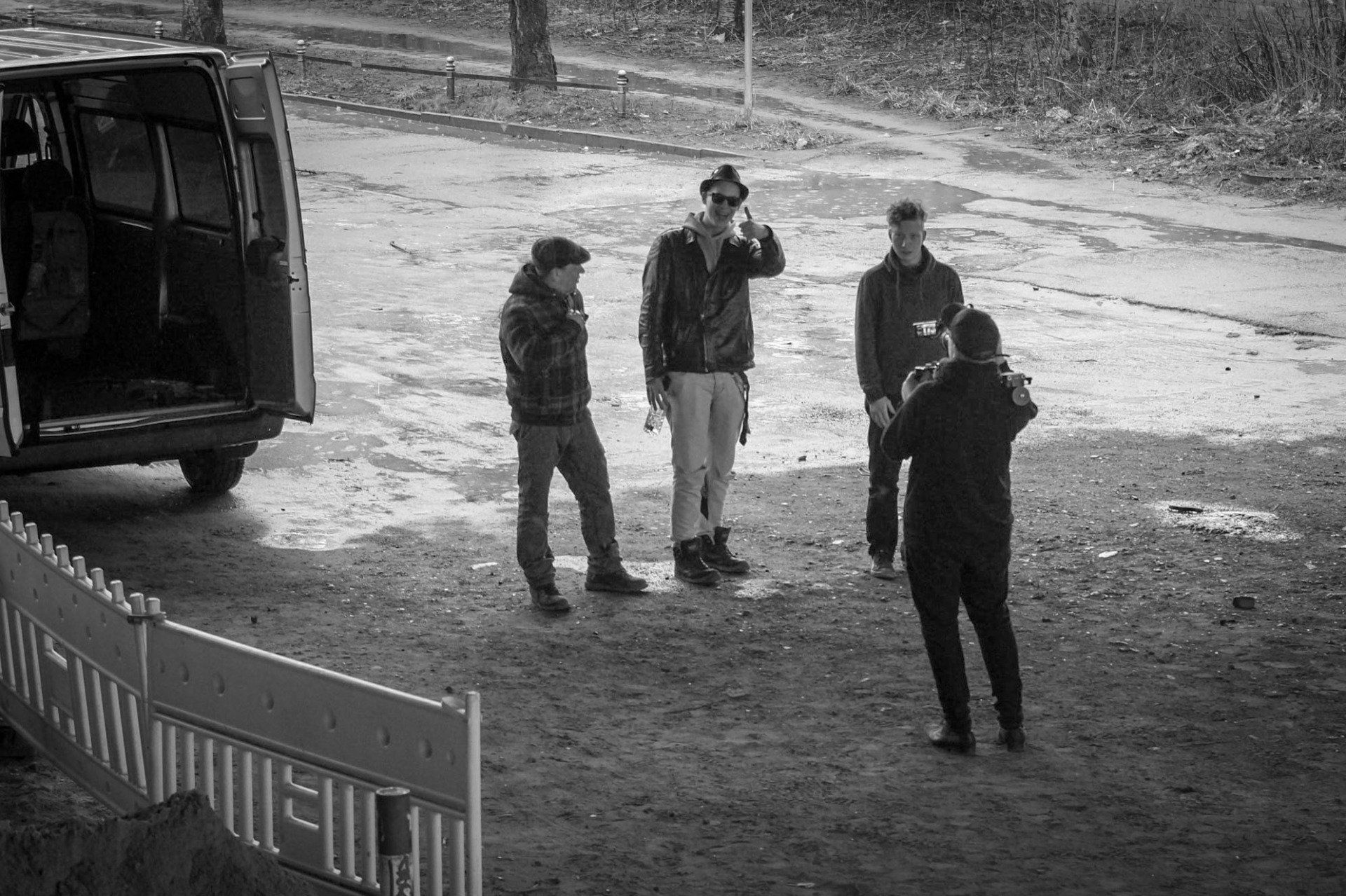 Indi Pahn, Lordi Lord und Tobijan Torrentino werden von Caspar Dudek gefilmt. Jevatta beim Videodreh zum Song: