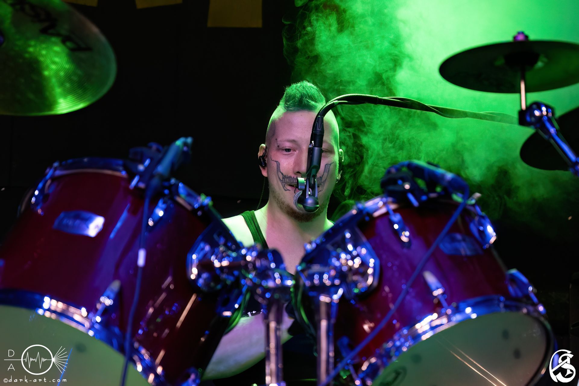 Live-Auftritt von Jevatta auf der Bühne bei Rockcity Berlin Festival. Die Band in Aktion während des Konzerts. Foto von Andreas Sperl.