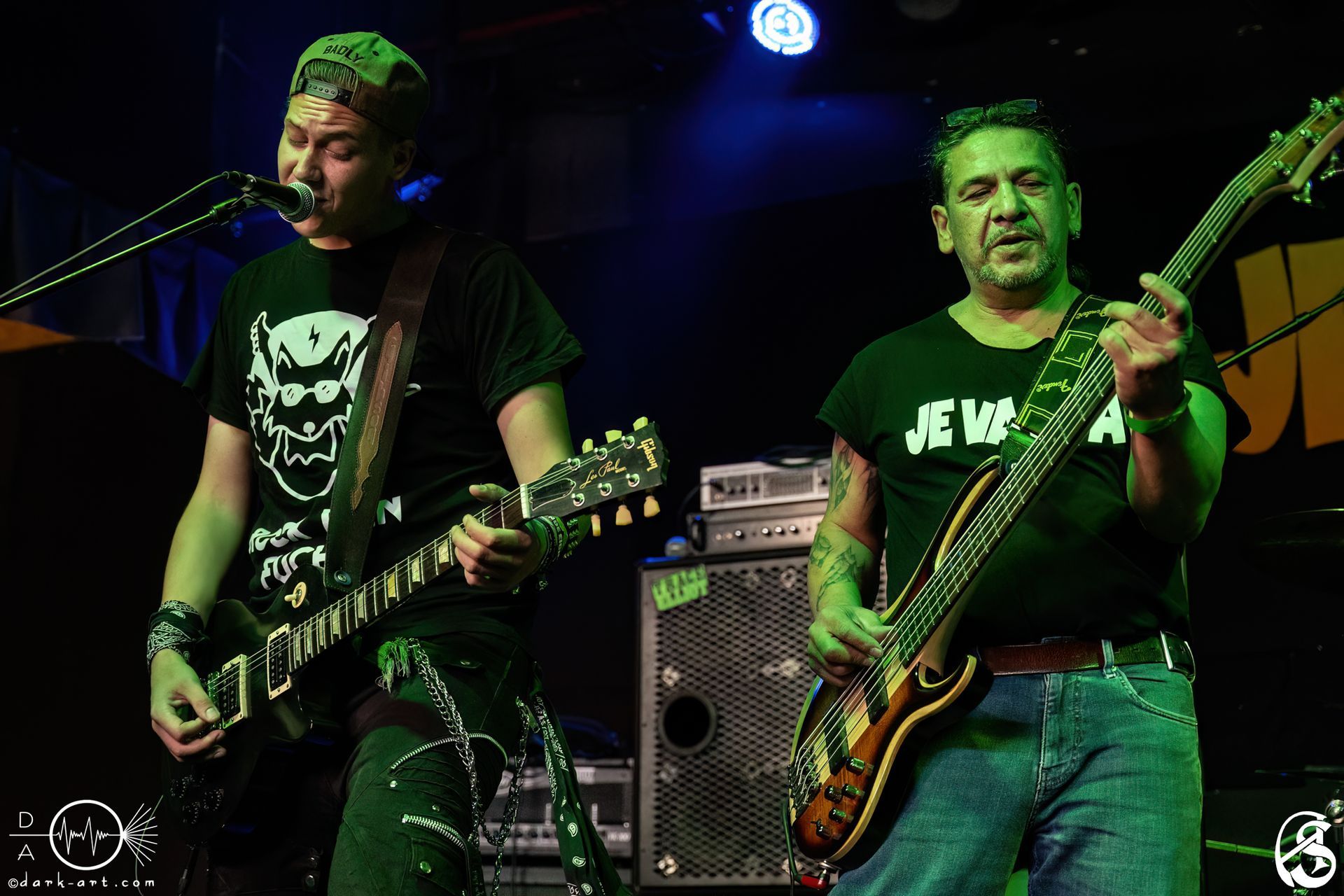 Live-Auftritt von Jevatta auf der Bühne bei Rockcity Berlin Festival. Die Band in Aktion während des Konzerts. Foto von Andreas Sperl.