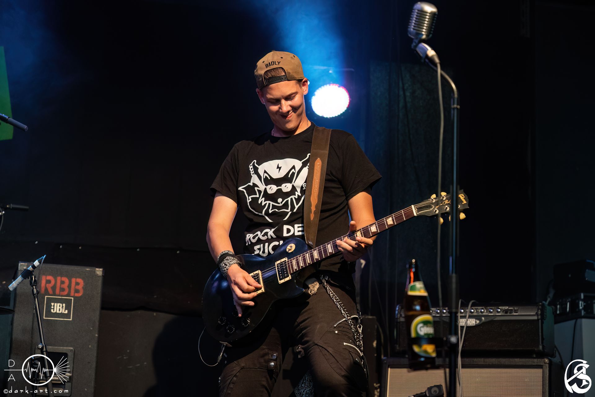 Live-Auftritt von Jevatta auf der Bühne bei Rockcity Berlin Festival. Die Band in Aktion während des Konzerts. Foto von Andreas Sperl.