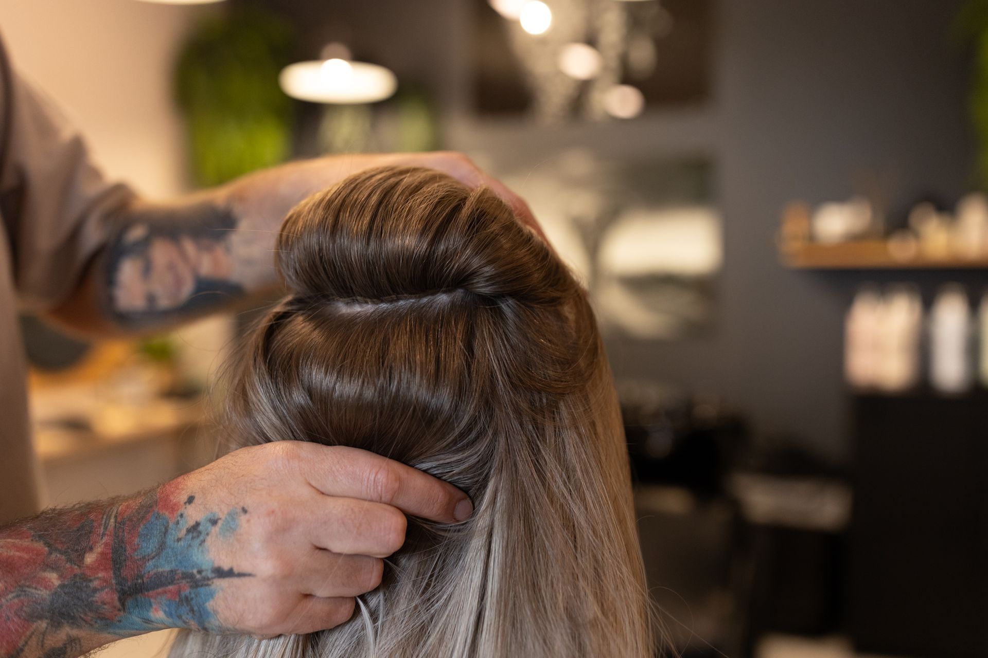 BellaHair - Tresse nach dem Einsetzen, mit flacher Tressen-Technik – natürliche und schonende Methode bei Cut and Style Hairdesign Bielefeld