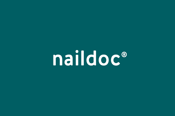 naildoc logo auf türkisem hintergrund