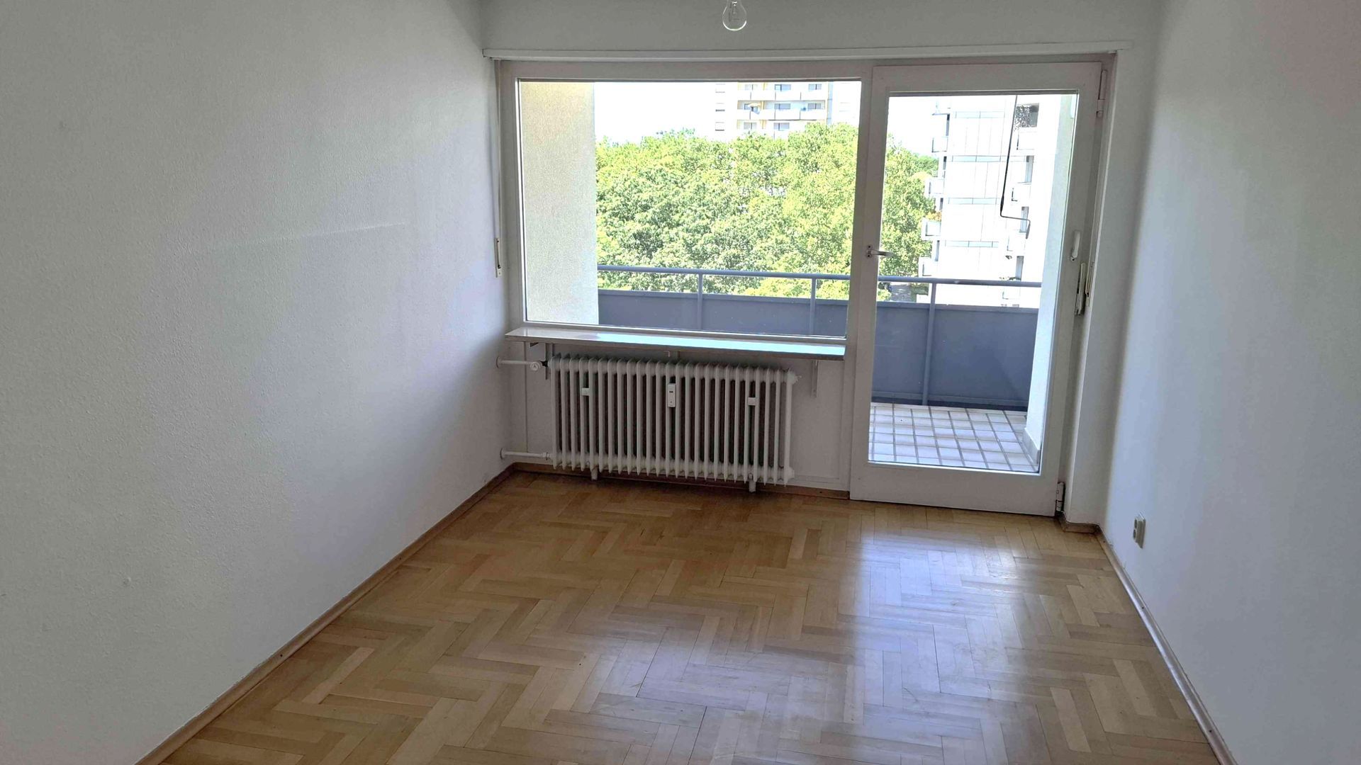 4 Zimmer Wohnung mit Balkon zu kaufen in Karlsruhe