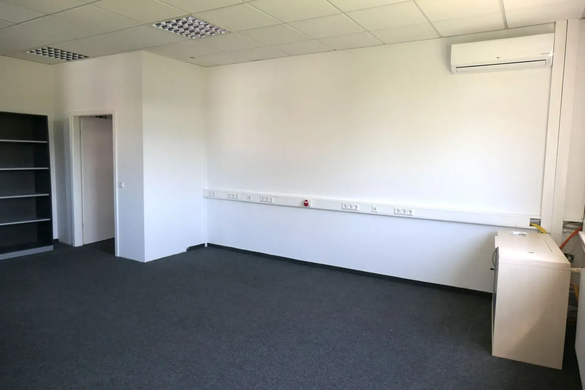 Gewerbeimmobilie in Niefern Öschelbronn für Büro zu mieten
