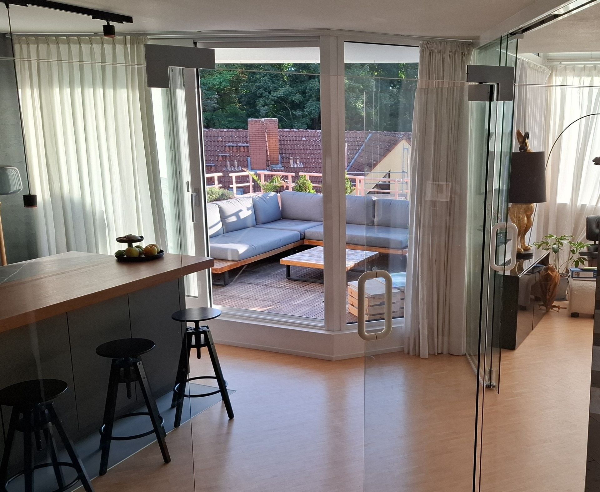 4 Zimmer Maisonette-Wohnung mit ca. 12 m² Dachterrasse