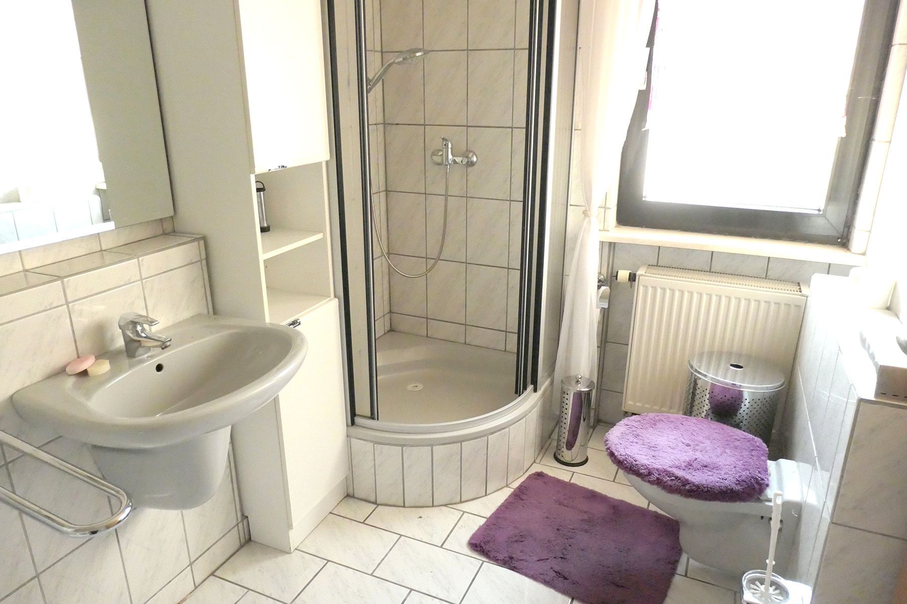 Das Haus liegt in einer familienfreundlichen Gemeinde mit guter Infrastruktur