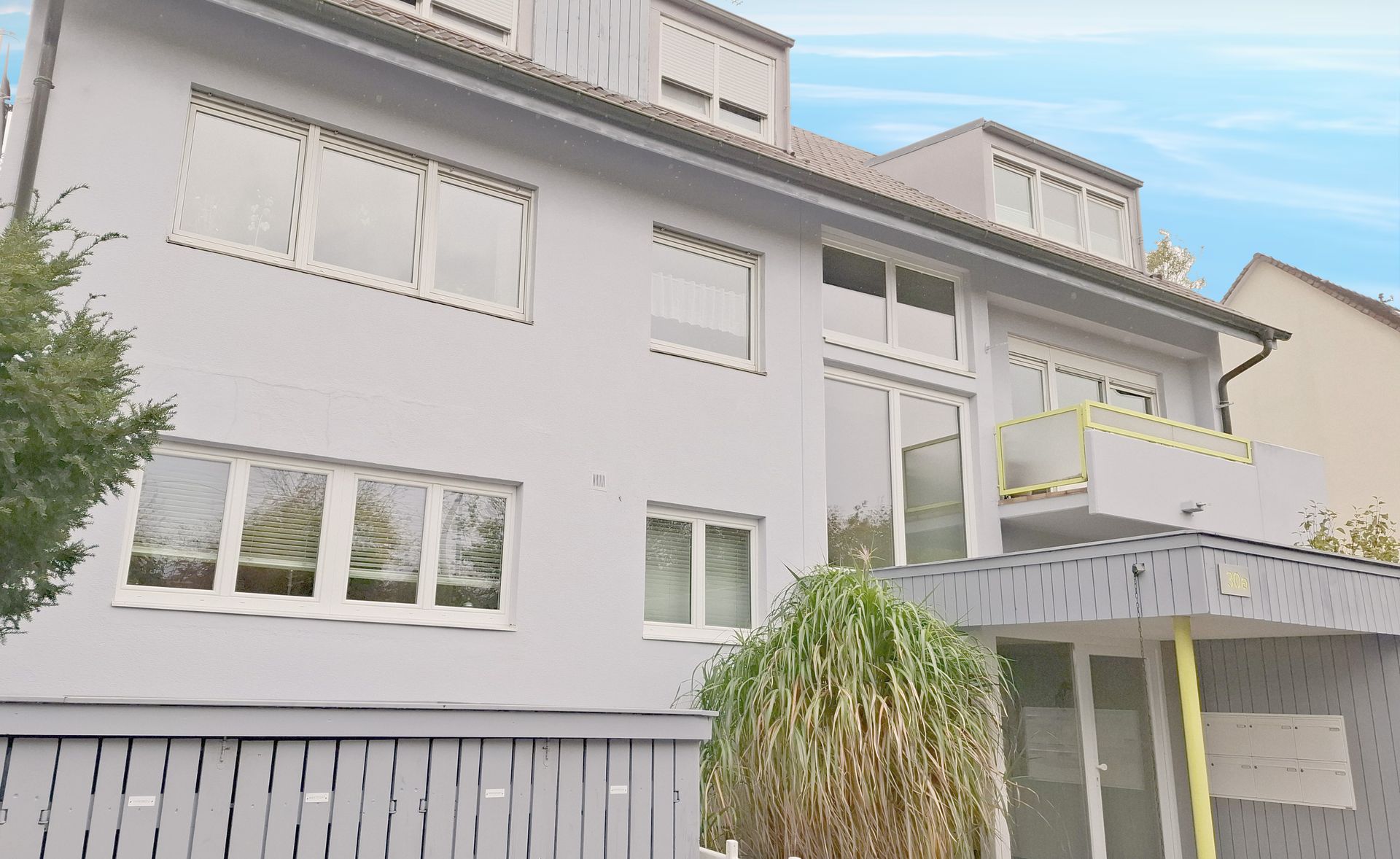 Vermietung einer 3 Zimmer Wohnung im Dachgeschoss in Karlsruhe Weiherfeld, Aussenansicht