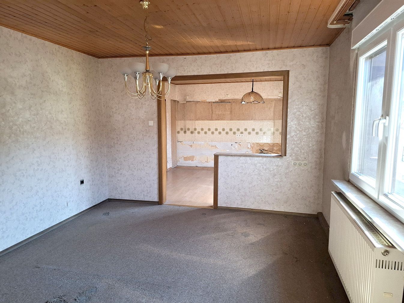 Verkauf einer Immobilie ideal für handwerklich versierte Käufer oder Familien in Oberhausen