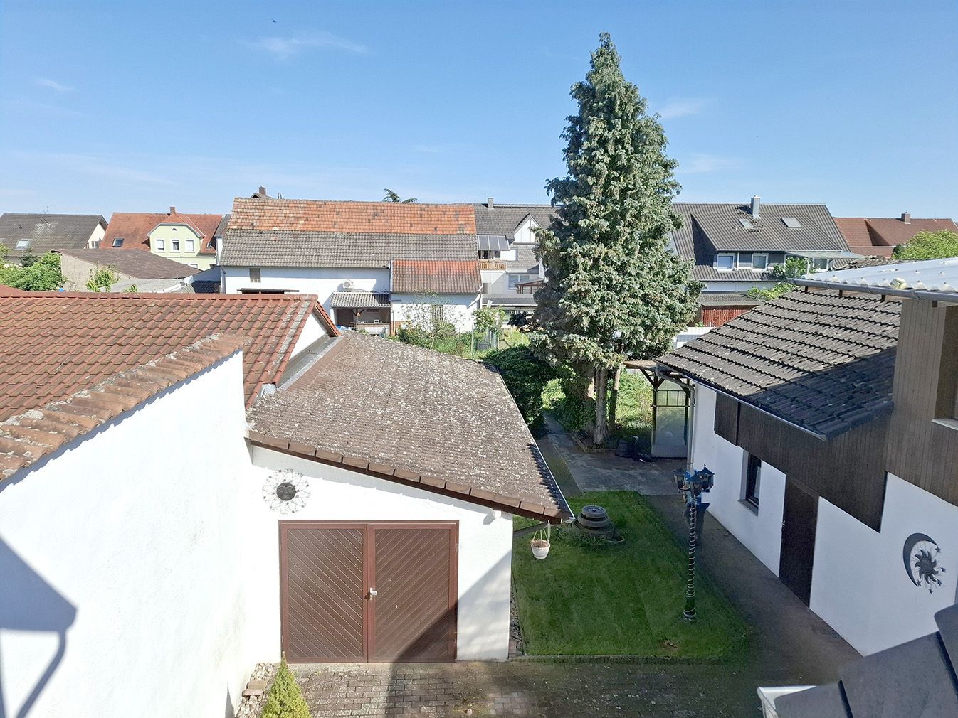 Verkauf renovierungsbedürftiges Familienhaus in Oberhausen Baden Württemberg