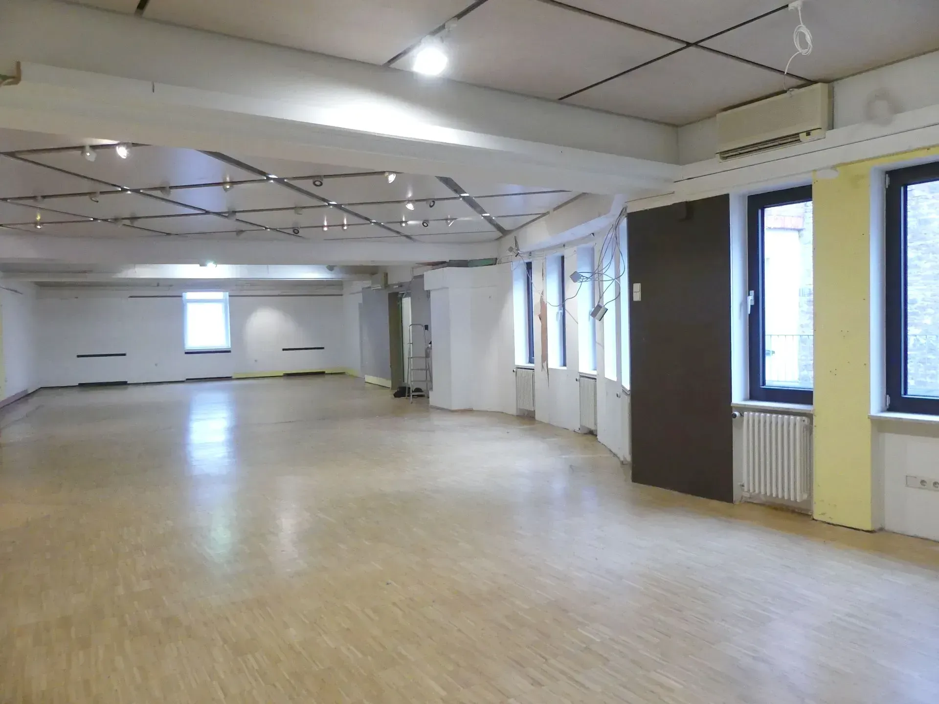 Büro, Praxis, Kanzlei, Fachgeschäft, Showroom oder Schulungsräume