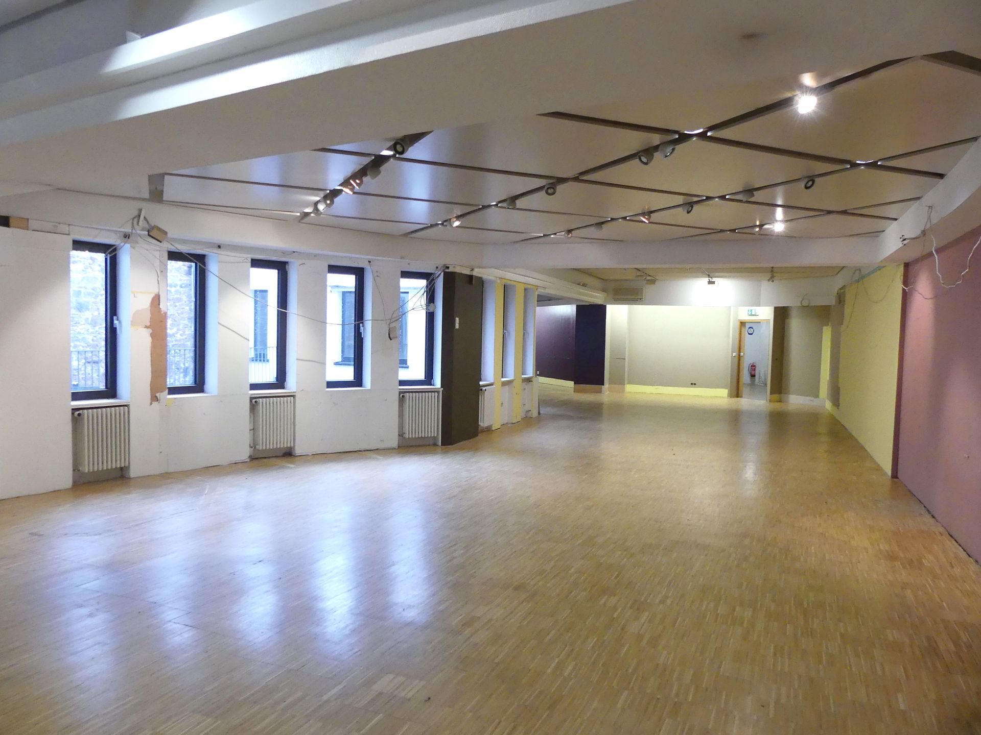 großzügige Gewerbeeinheit in KArlsruhe City zu vermieten