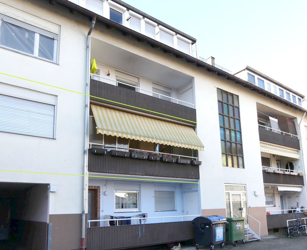 Gute Nahverkehrsanbindung: Straßenbahnhaltestelle „Ellmendinger Straße“ in wenigen Minuten zu Fuß erreichbar