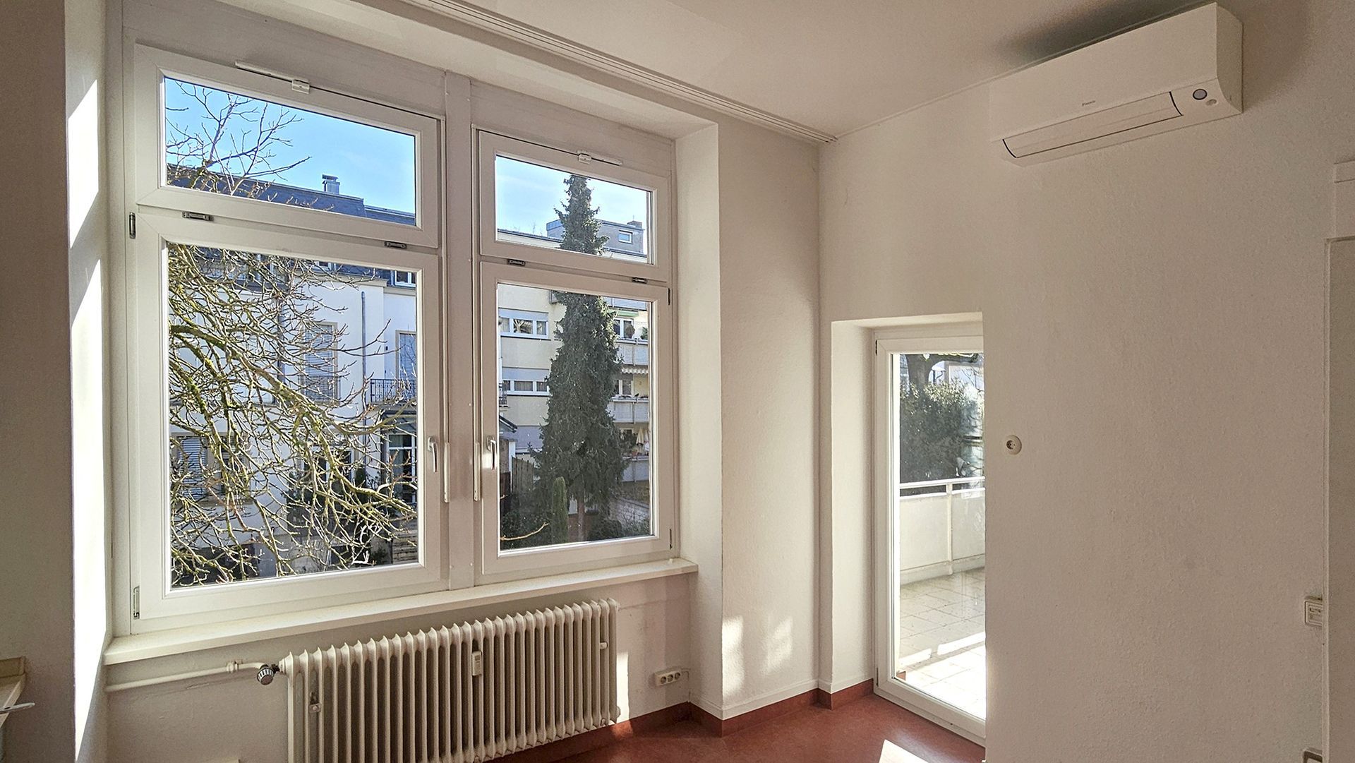 Räume für Büro oder Praxis in schönem Altbau in Karlsruhe mieten