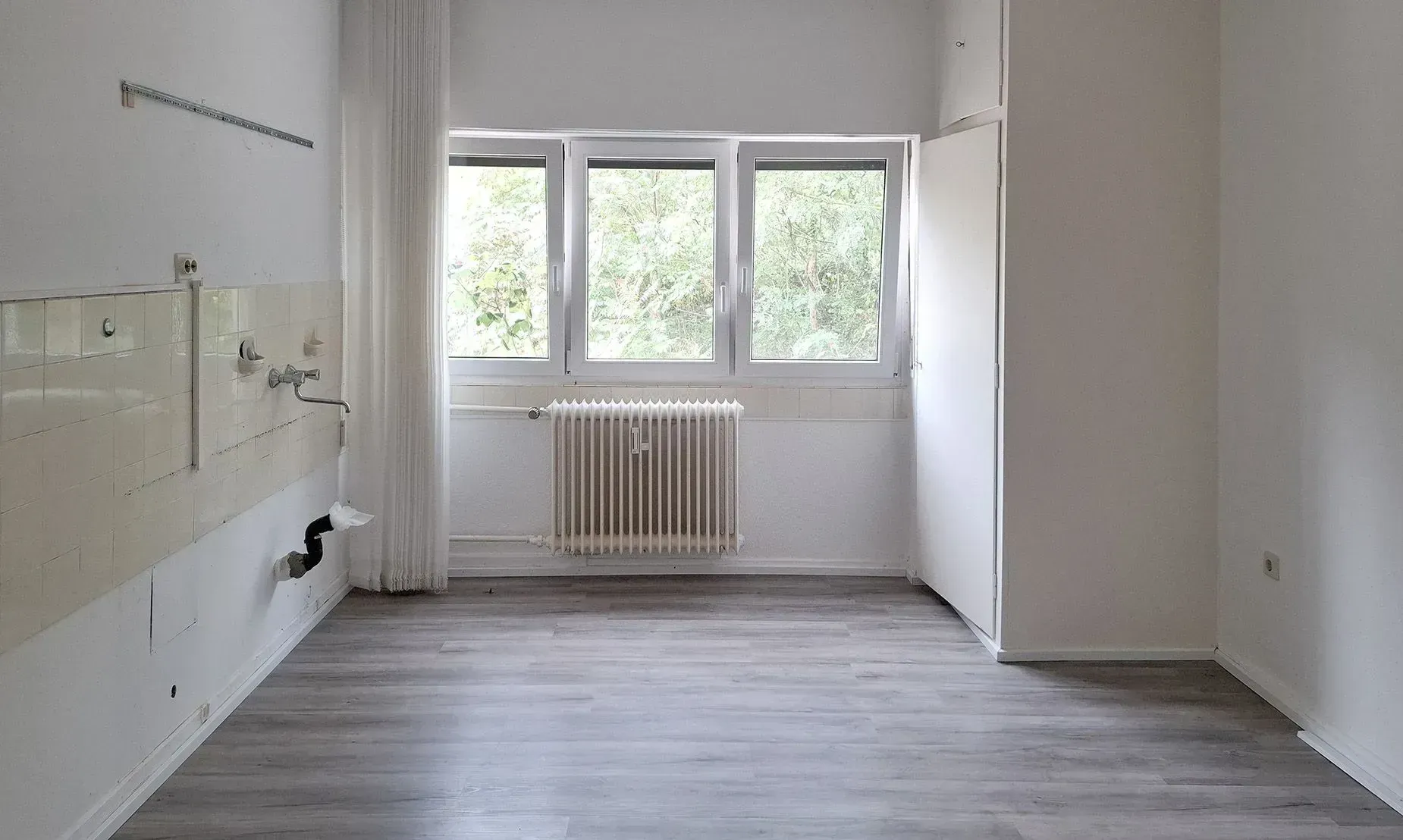 Vermietung 35 m² Büroeinheiteine für ruhige, Tätigkeiten in Karlsruhe