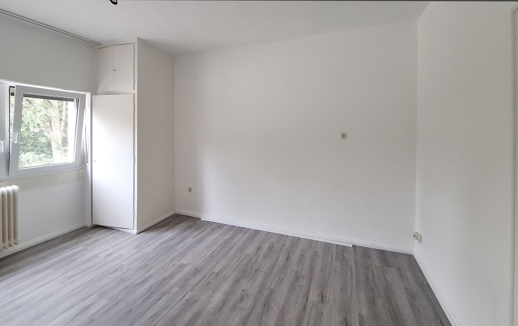 Karlsruhe-Neureut: 35 m² Büroeinheiteine für ruhige, bürotypische Tätigkeiten zu mieten