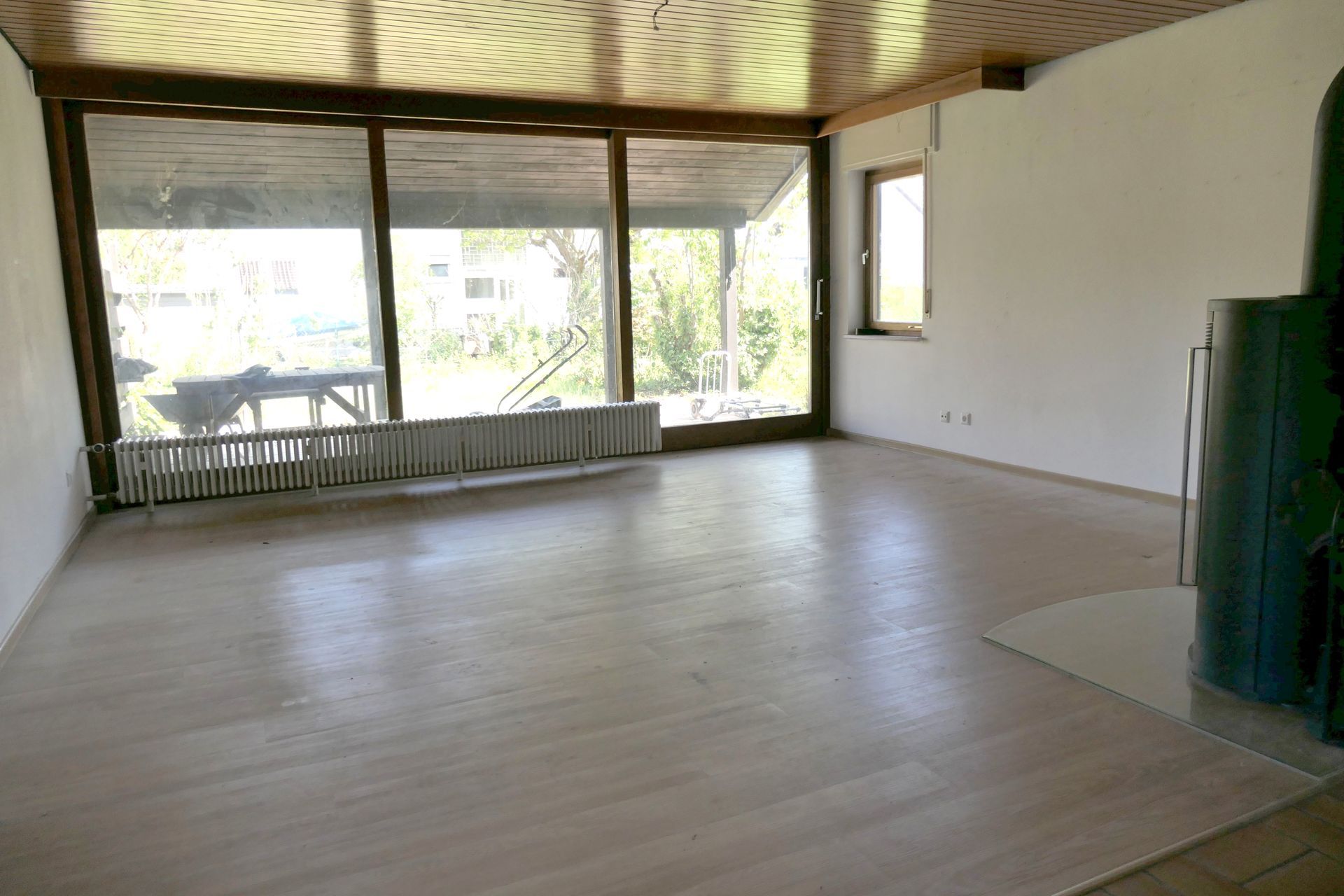 Verkauf Haus in Leopoldshafen mit 6 Zimmern, Garten und großem Grundstück