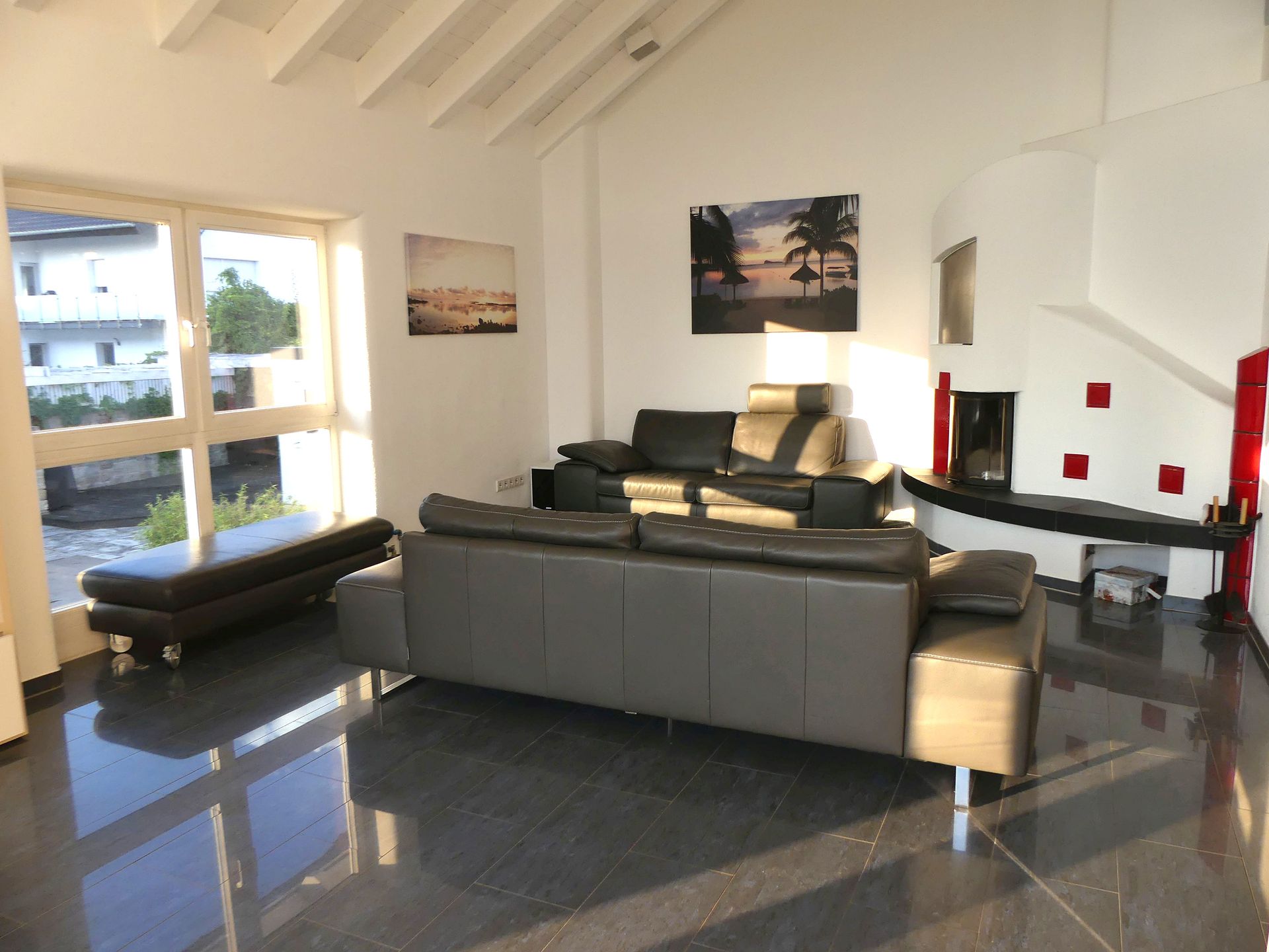 Wohnzimmer mit Kamin in Architektenhaus Reilingen