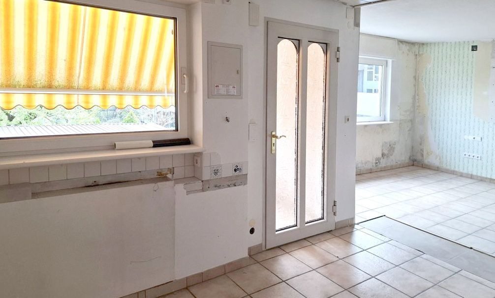 zu verkaufen Etagenwohnung mit Fliesenböden und Isolierverglaste Kunststofffenster