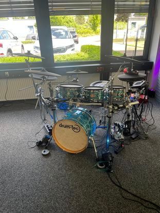 Kurzer Besuch bei drum-tec.