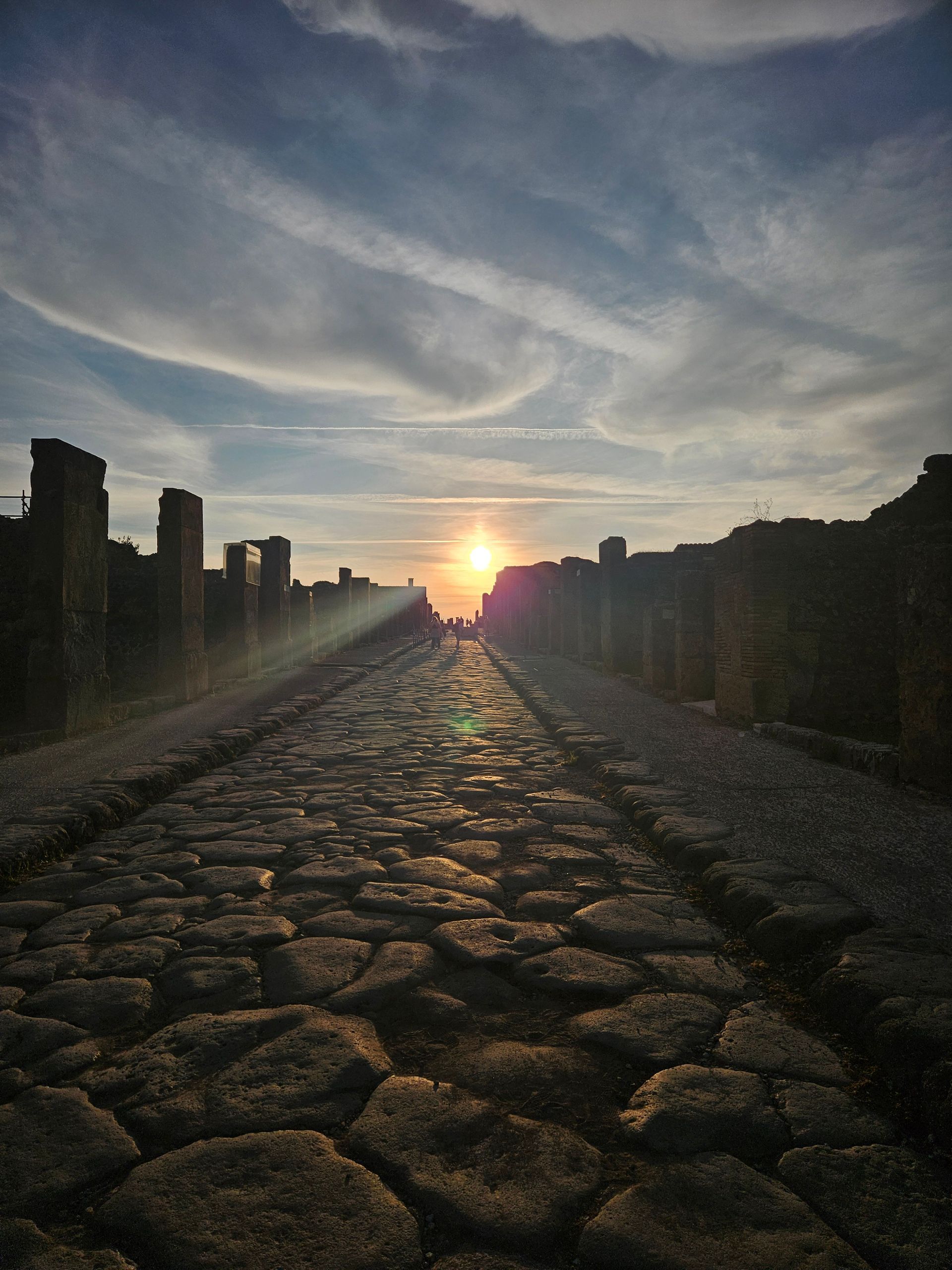 Rosenquarz mit Kerzen