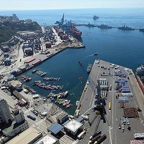 llegamos al puerto de Valparaiso en Chile con transporte maritimo de containers, llenos de carga y mercancia de ESpaña