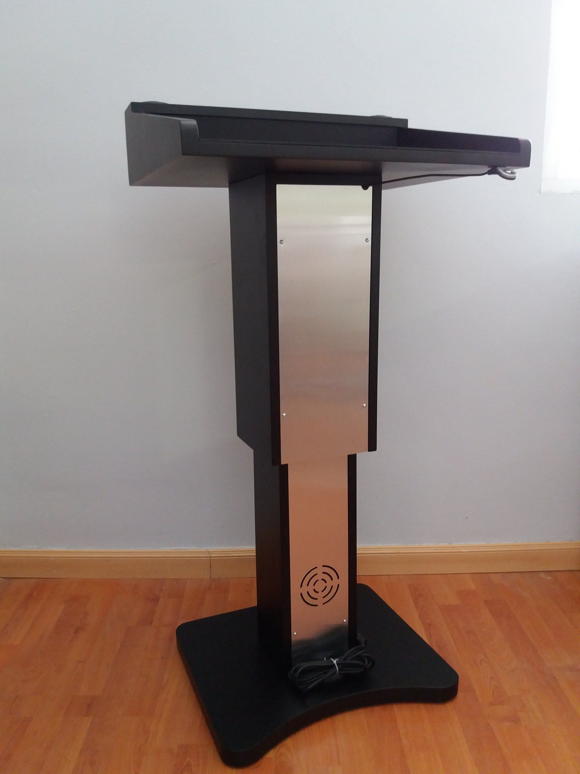 Atril eléctrico y madera