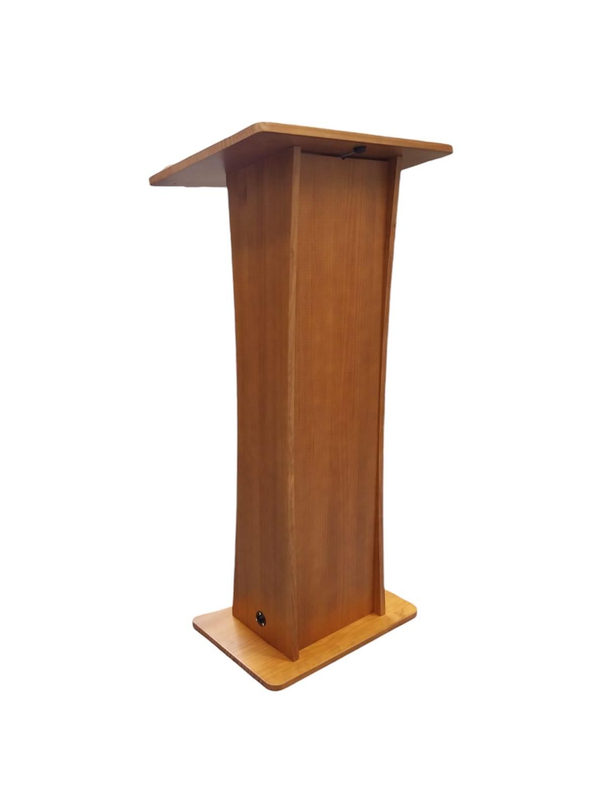 Atriles de metacrilato y madera